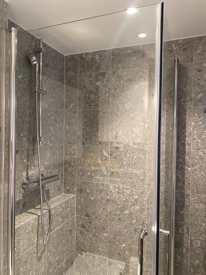 Entire Renovated Apartment From 1780 With Kitchen, Bath, Bedroom, And Living Room In Skuteviken Берген Екстер'єр фото